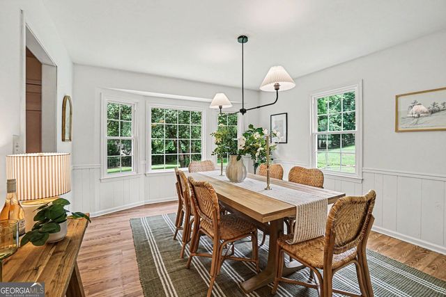404 Hill Crest Court, Woodstock, GA 30188