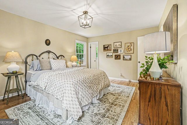 404 Hill Crest Court, Woodstock, GA 30188