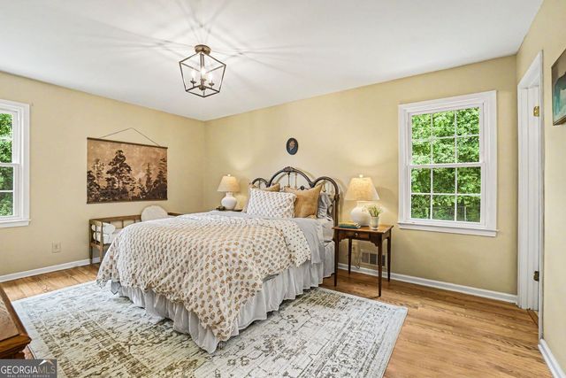 404 Hill Crest Court, Woodstock, GA 30188