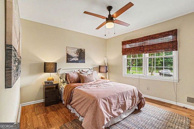 404 Hill Crest Court, Woodstock, GA 30188
