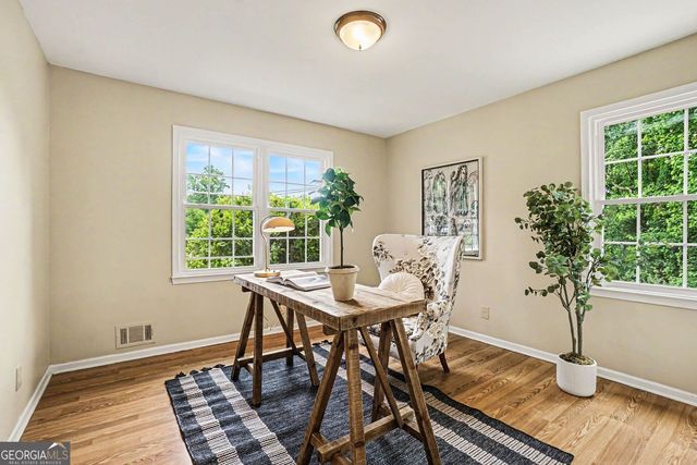 404 Hill Crest Court, Woodstock, GA 30188