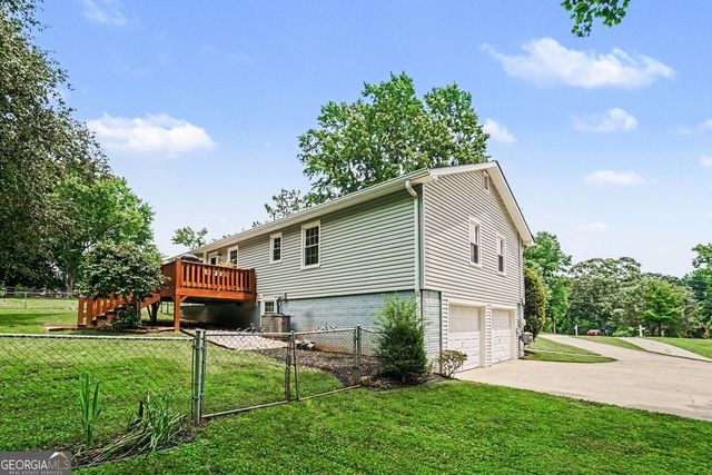 404 Hill Crest Court, Woodstock, GA 30188