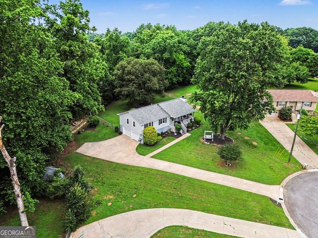404 Hill Crest Court, Woodstock, GA 30188