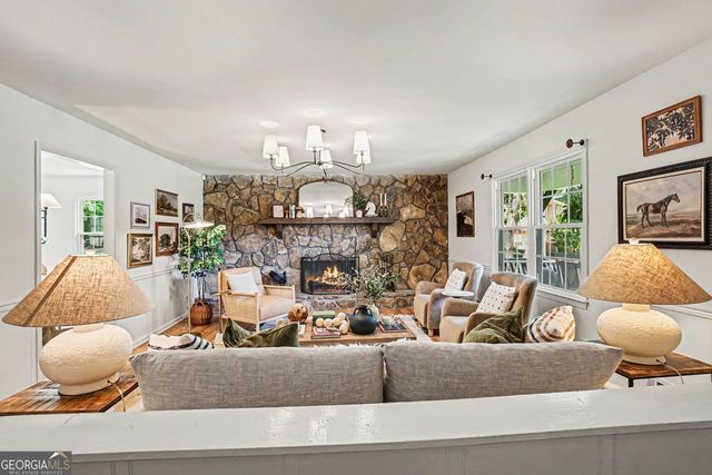 404 Hill Crest Court, Woodstock, GA 30188