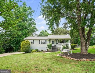 404 Hill Crest Court, Woodstock, GA 30188