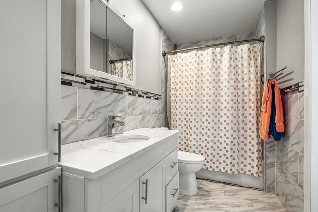 6100 SE 4th Street, Des Moines, IA 50315