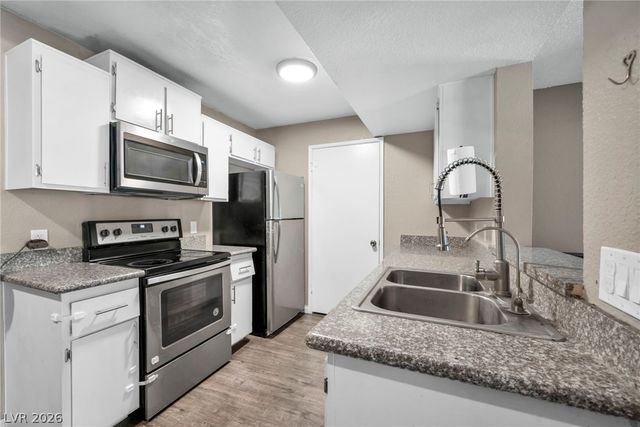 5251 Mission Carmel Lane 208, Las Vegas, NV 89107