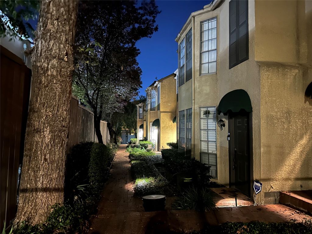 3919 Cole Avenue 105, Dallas, TX 75204