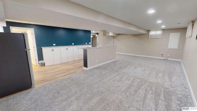 16606 Adams Street, Omaha, NE 68135