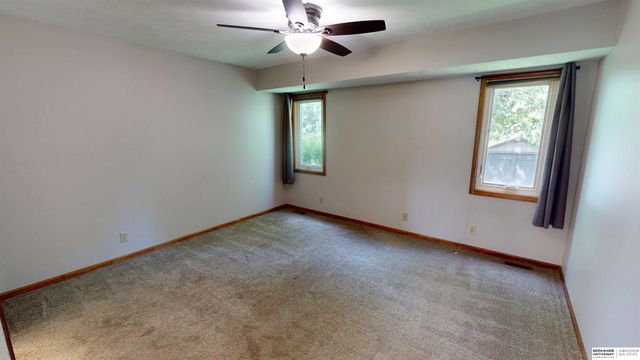 16606 Adams Street, Omaha, NE 68135