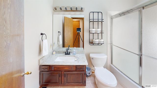 16606 Adams Street, Omaha, NE 68135