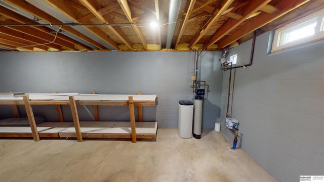 16606 Adams Street, Omaha, NE 68135