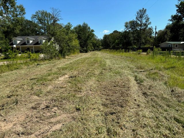 17271 S Tram Road, Splendora, TX 77372