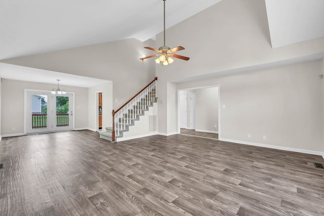 800 Shetland Dr, Oak Grove, KY 42262