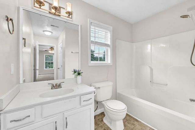 800 Shetland Dr, Oak Grove, KY 42262