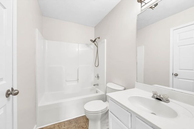 800 Shetland Dr, Oak Grove, KY 42262