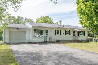 24 Harwich Rd, East Longmeadow, MA 01028