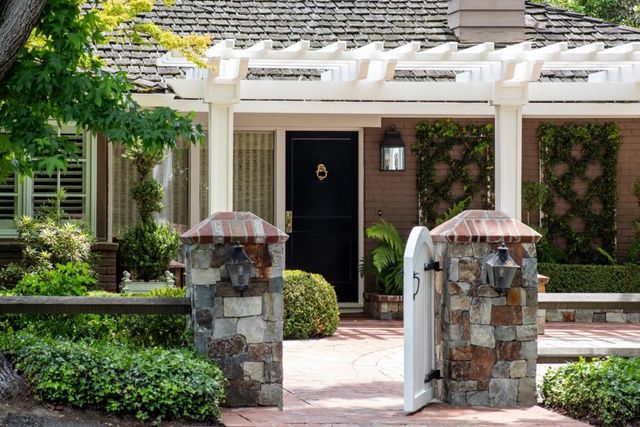 1445 Valparaiso Avenue, Menlo Park, CA 94025