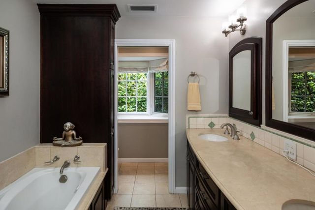 1445 Valparaiso Avenue, Menlo Park, CA 94025