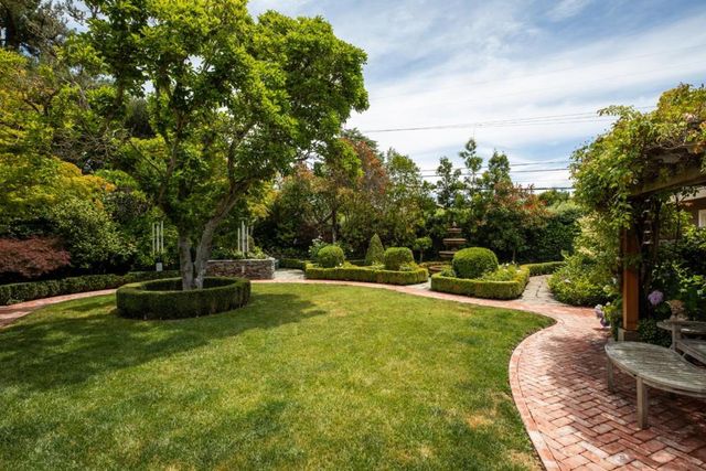 1445 Valparaiso Avenue, Menlo Park, CA 94025