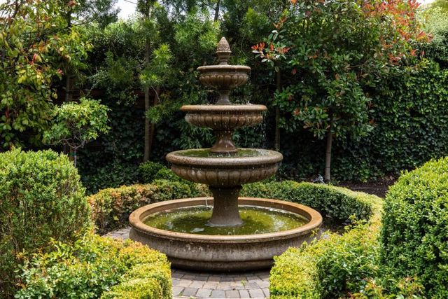 1445 Valparaiso Avenue, Menlo Park, CA 94025