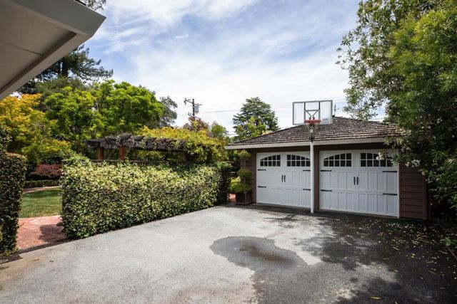 1445 Valparaiso Avenue, Menlo Park, CA 94025