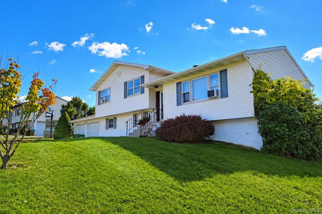 61 Decker Drive, Washingtonville, NY 10992