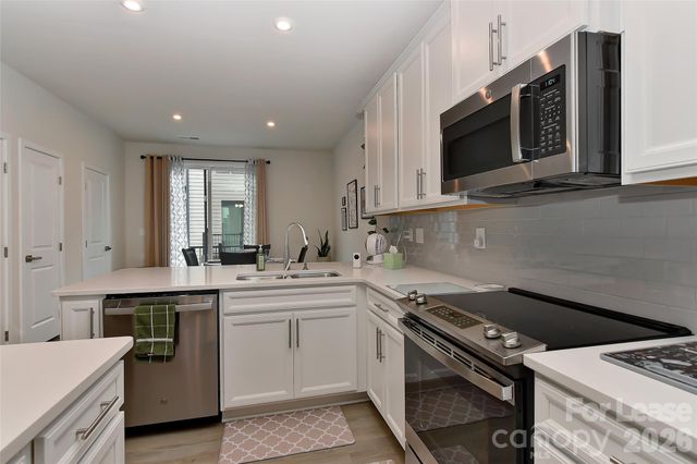 421 Spearfield Lane, Charlotte, NC 28205