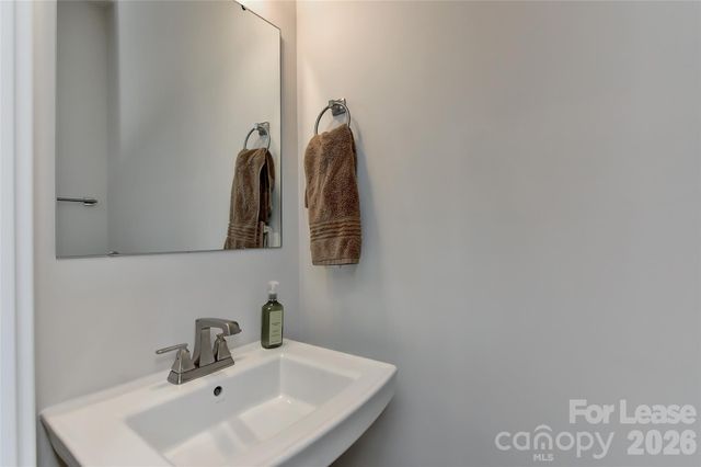 421 Spearfield Lane, Charlotte, NC 28205