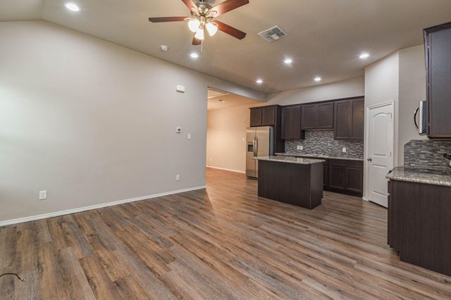 15627 Sycamore Drive, Montgomery, TX 77356