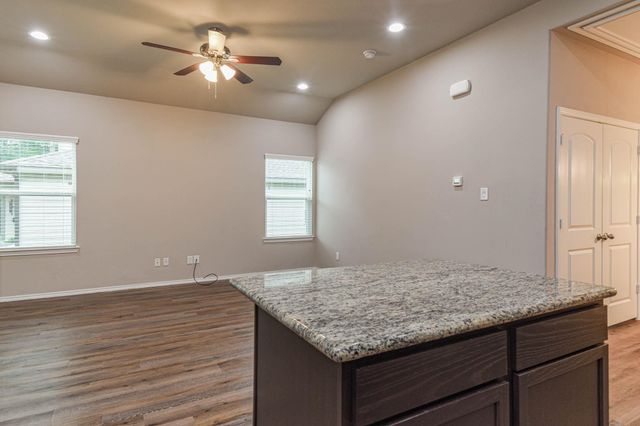 15627 Sycamore Drive, Montgomery, TX 77356