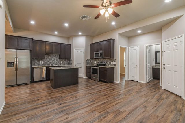 15627 Sycamore Drive, Montgomery, TX 77356