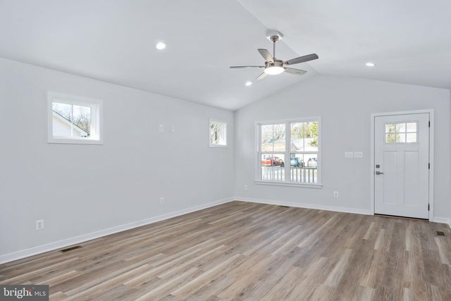 390 MONTICELLO DR, Colonial Beach, VA 22443