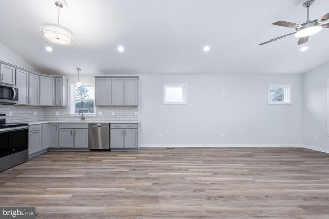 390 MONTICELLO DR, Colonial Beach, VA 22443