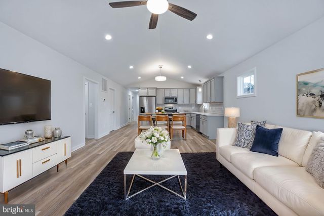 390 MONTICELLO DR, Colonial Beach, VA 22443