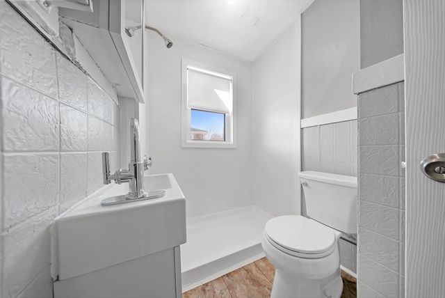 25 Fifth Ave 2, Quincy, MA 02169