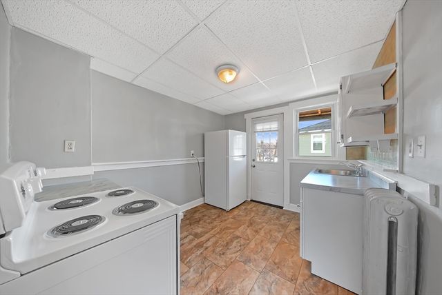 25 Fifth Ave 2, Quincy, MA 02169