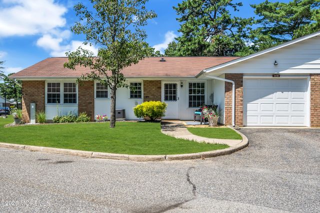 110 Buckingham Drive B, Manchester, NJ 08759
