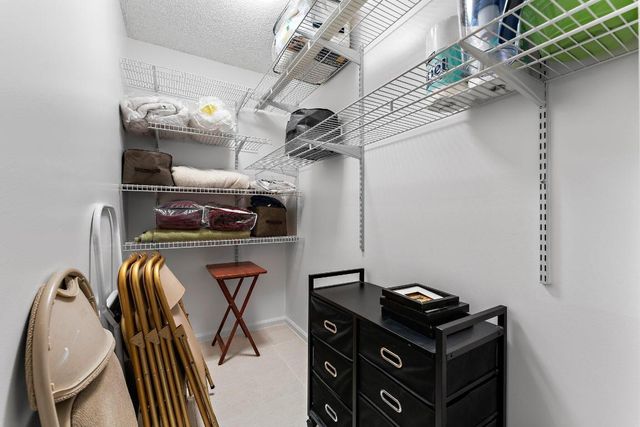 527 Brackenwood Place, Palm Beach Gardens, FL 33418