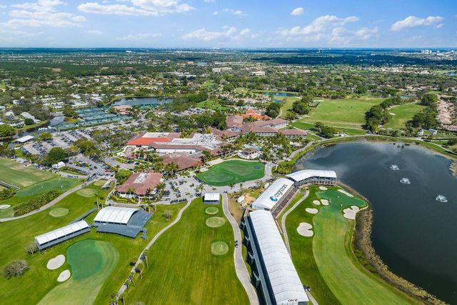 527 Brackenwood Place, Palm Beach Gardens, FL 33418