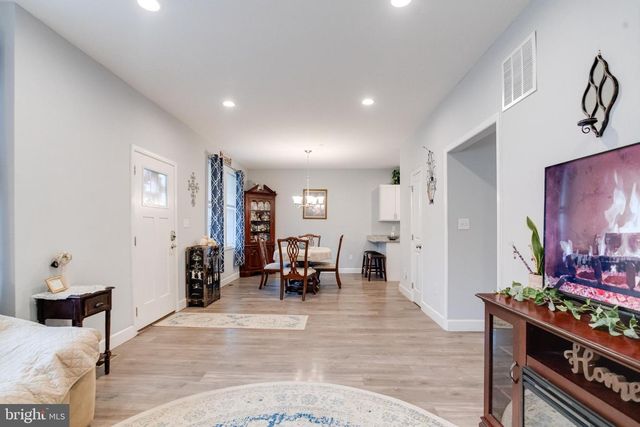 708 HYDE PARK RD, Essex, MD 21221