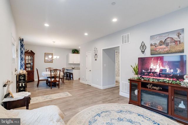 708 HYDE PARK RD, Essex, MD 21221