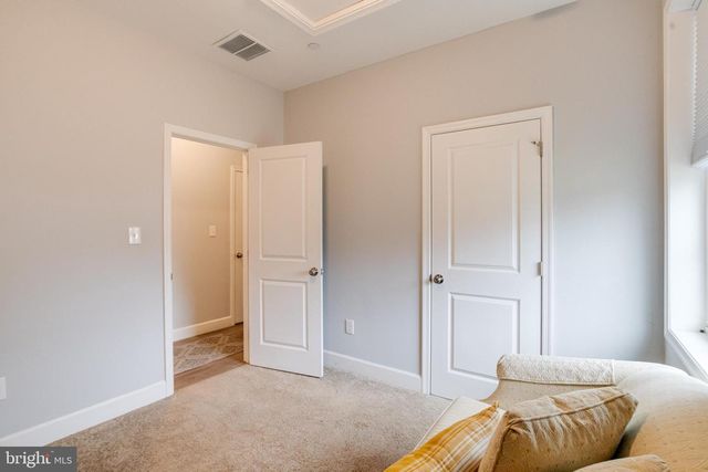 708 HYDE PARK RD, Essex, MD 21221