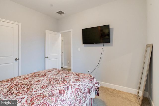 708 HYDE PARK RD, Essex, MD 21221