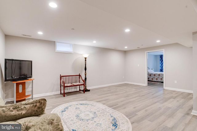 708 HYDE PARK RD, Essex, MD 21221