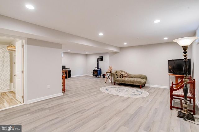 708 HYDE PARK RD, Essex, MD 21221