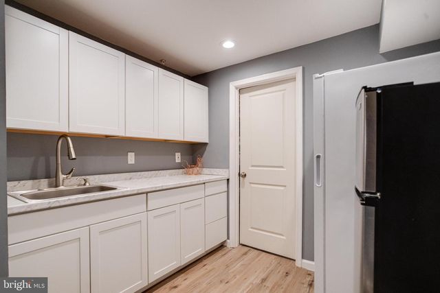 708 HYDE PARK RD, Essex, MD 21221