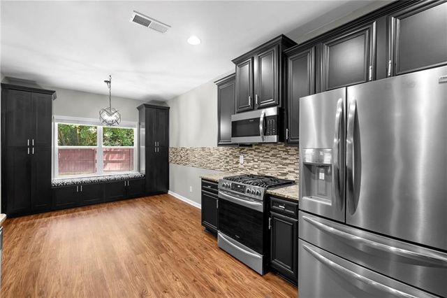 6608 Oak Hill Pass, Fairburn, GA 30213