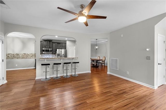 6608 Oak Hill Pass, Fairburn, GA 30213