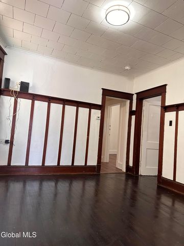 637 Myrtle Avenue, Albany, NY 12208